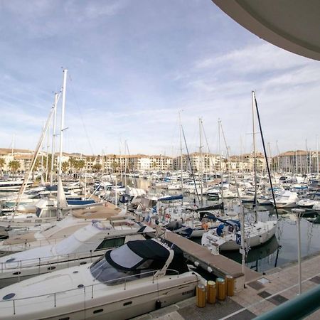 Apartment With Balcony And View On The Port Fréjus 外观 照片