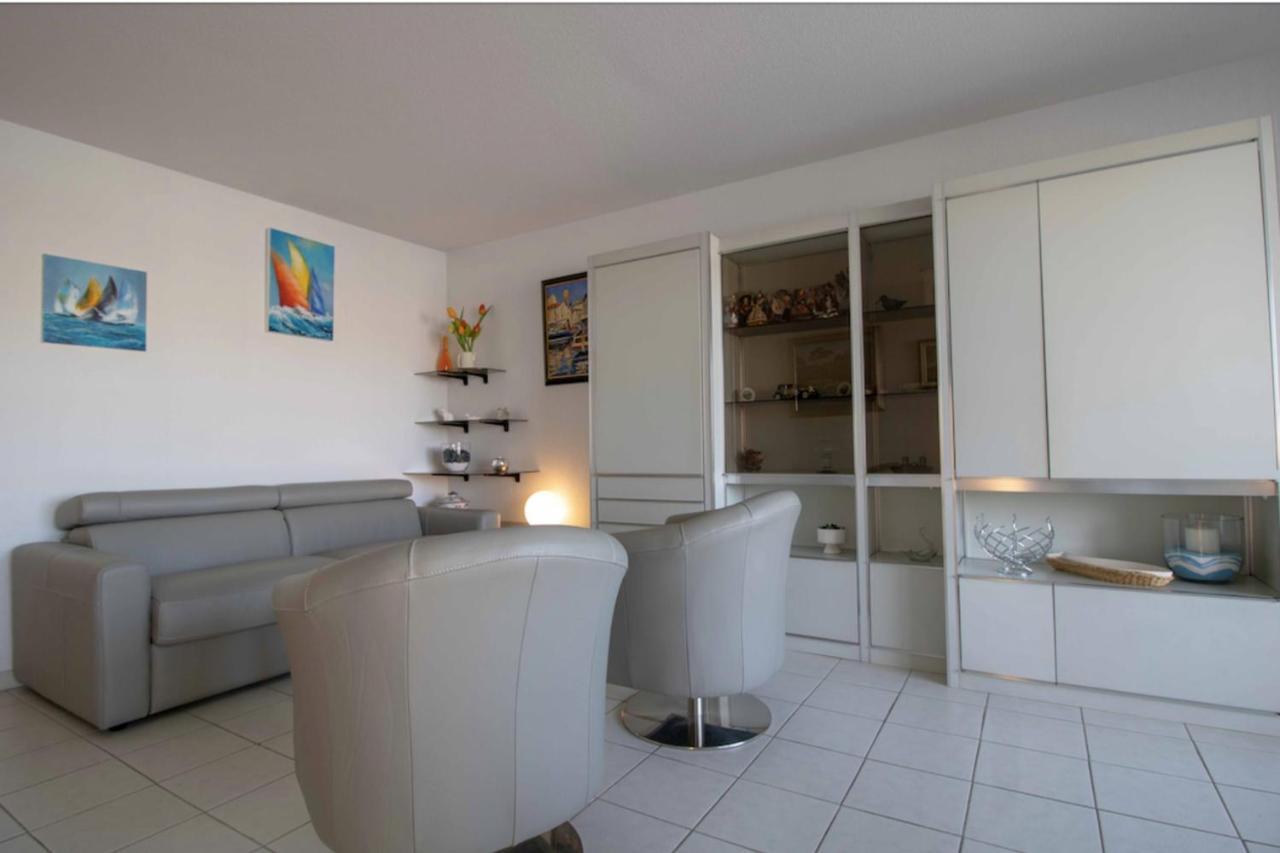 Apartment With Balcony And View On The Port Fréjus 外观 照片